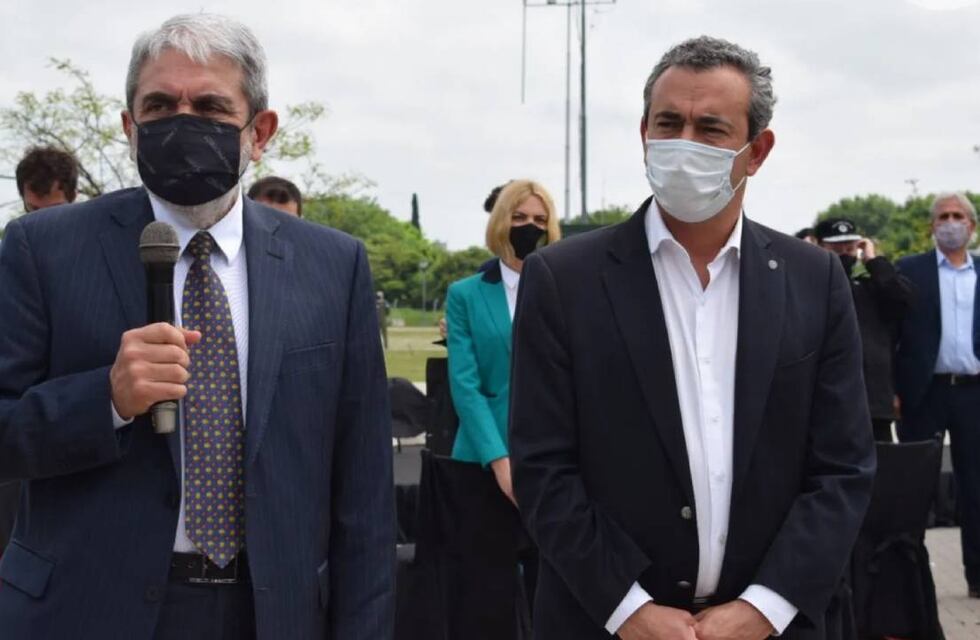 Aníbal Fernández le respondió a Pablo Javkin: “Basta por Dios”