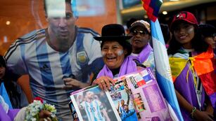 El cálido recibimiento a Messi y a la selección en Bolivia. (AP).