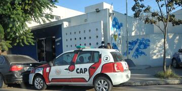 Frente de la comisaria 29 Mariano Rosas 5650 Bº Parque República.