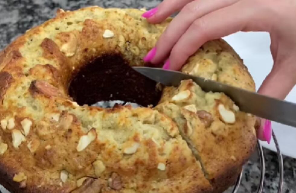 Cómo hacer rosca húmeda de banana y frutos secos: la opción saludable para Pascua