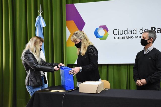 Apertura de los sobres para mejorar las veredas en el macrocentro