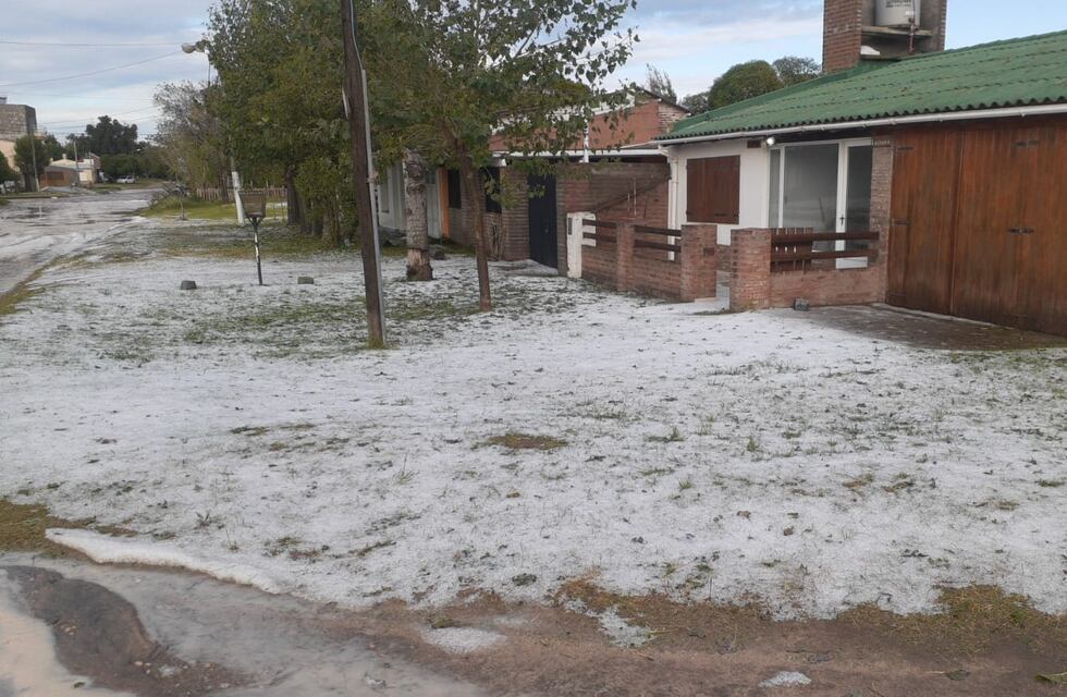 Fuertísima granizada en Claromecó y un manto blanco que aún perdura