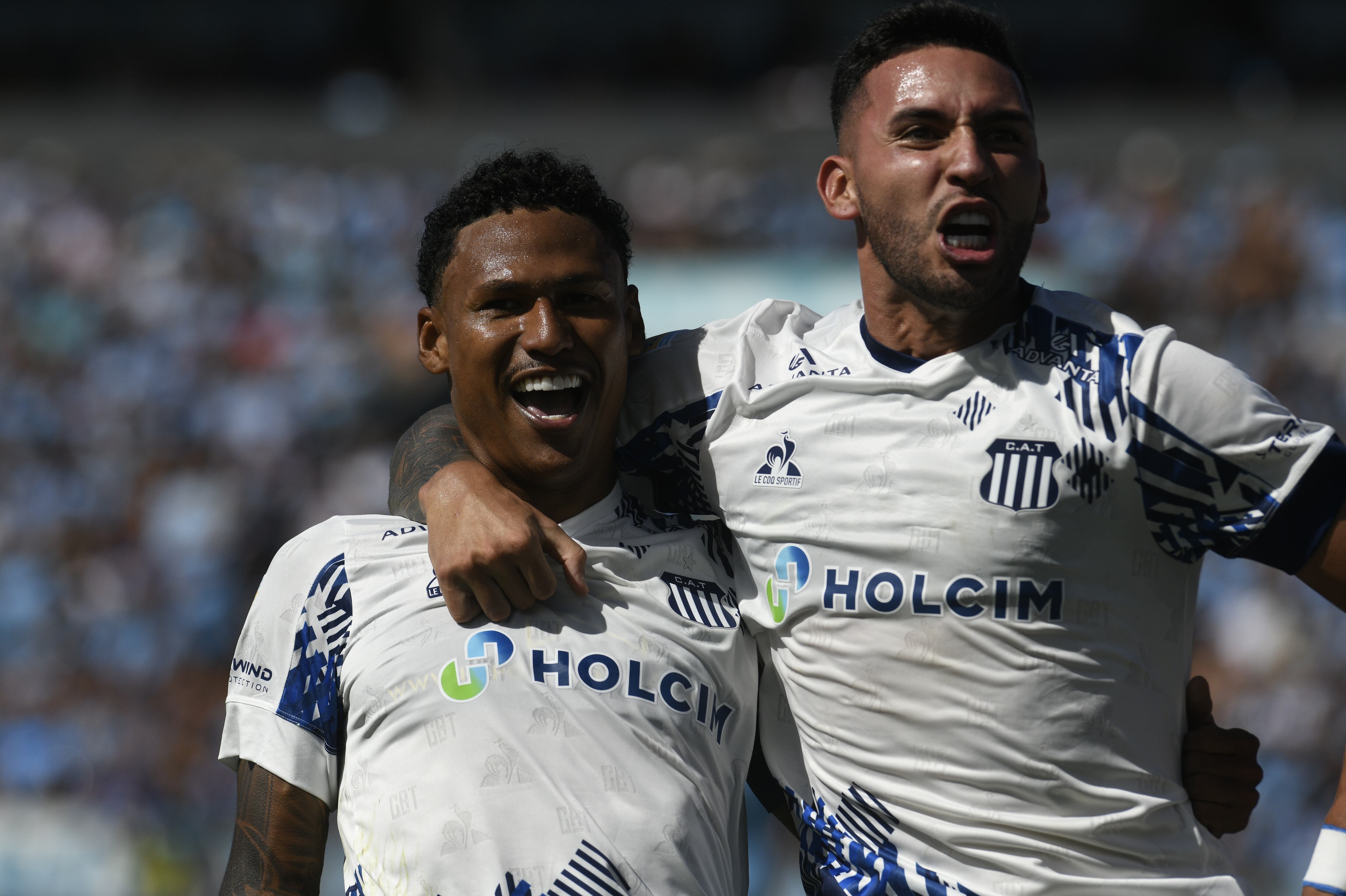 Apareció Rick y puso el 1-0 para Talleres ante Belgrano, en Alberdi. (Ramiro Pereyra / La Voz)
