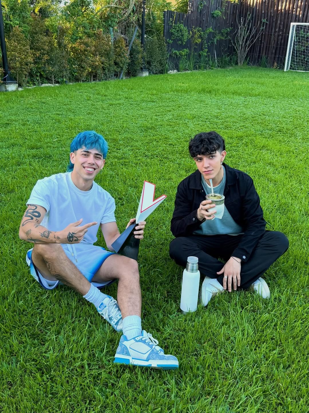 Nicolás Behringer junto a Luck Ra.