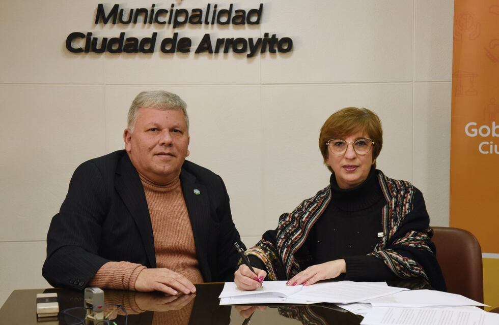 CESPAL y Municipio de Arroyito firmaron el contrato formal por la ampliacion del Gas Natural