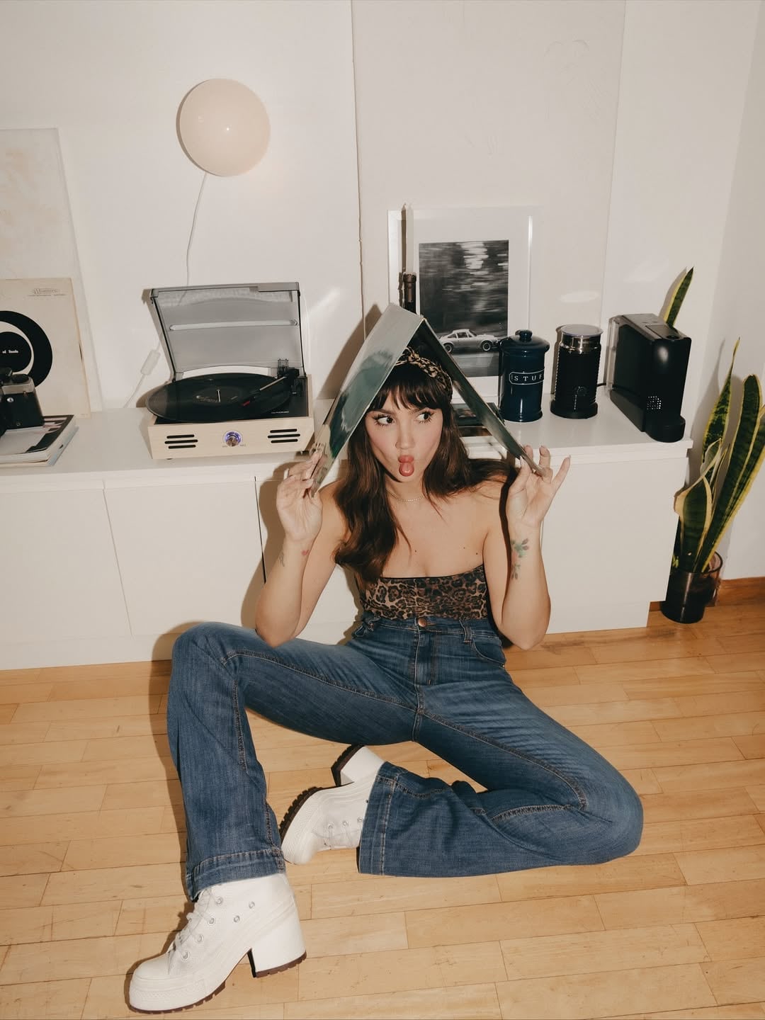 Celeste Cid no le escapa a las tendencias y dio cátedra de estilo con un top animal print ultra diminuto