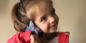 Valentina responde al tratamiento y empezó a caminar. (@fabianrocatti)