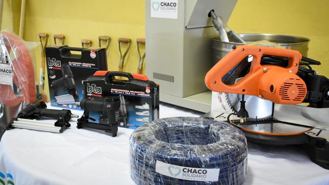 Entregaron herramientas a pequeños productores de la provincia.