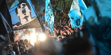 Banderazo de Belgrano en la previa del clásico.