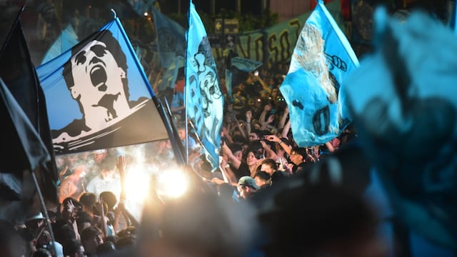 Banderazo de Belgrano en la previa del clásico.