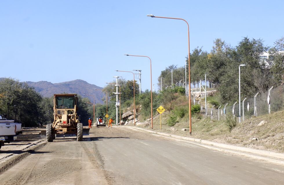 Costanera Inter balnearia sur- perito moreno: avanzan las obras de pavimentado y cloacas