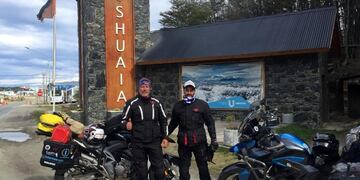 Gustavo Lima y Pablo Castiella llegaron a Ushuaia tras recorrer más de 5 mil kilómetros.