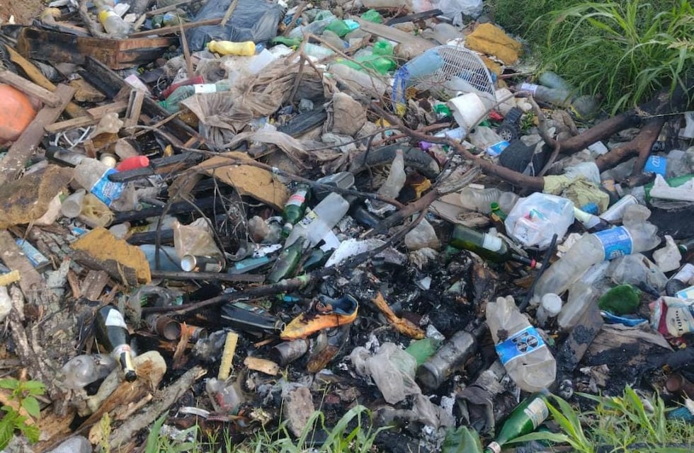 Limpiaron un canal y a las 48 horas estaba otra vez sucio