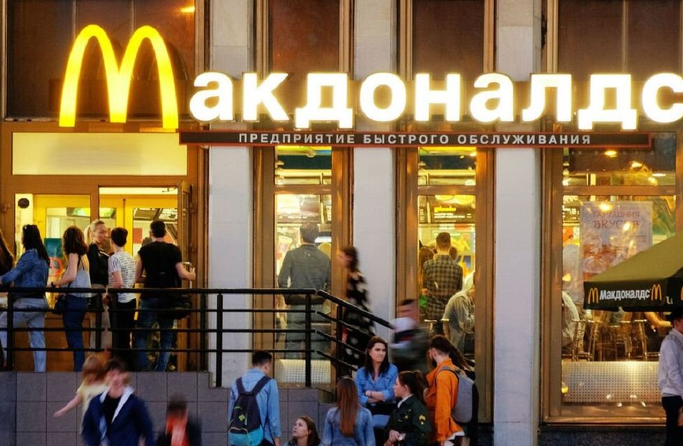 Conflicto Rusia-Ucrania: McDonald’s, Coca Cola y Starbucks dejarán de operar en castigo a Vladimir Putin