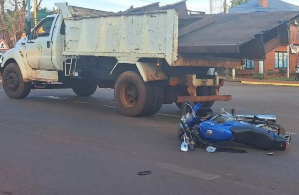 Accidente fatal en Wanda: un motociclista falleció tras chocar contra un camión