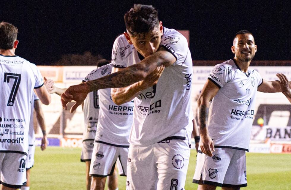 El exgoleador de Belgrano que puso a su equipo en cuartos de final por el ascenso