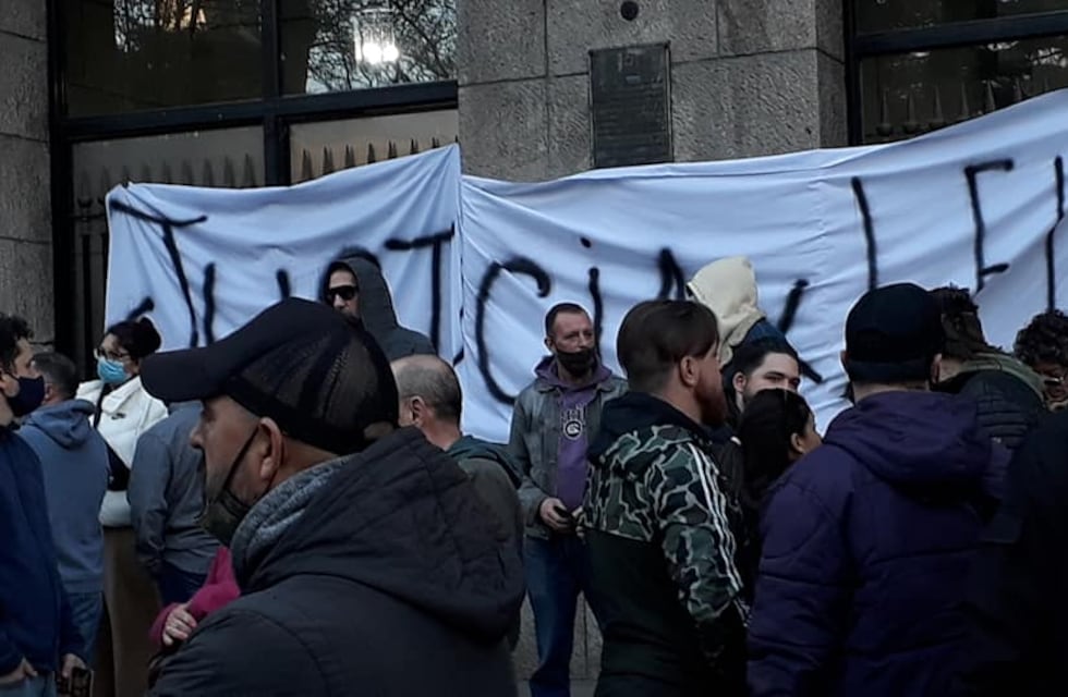 Emotiva marcha para pedir justicia por “Lele” Gatti