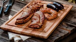 Fue a una parrilla de campo, mostró todo lo que se puede comer por el mismo precio y se volvió viral