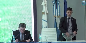 Caruso Lombardi afirmó que el fixture perjudicó a Belgrano. Villella tiene otra visión.