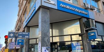 Cerrará la oficina de Aerolíneas Argentinas en Bahía Blanca y otros lugares del país.
