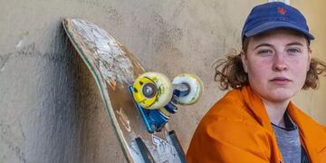 Lucía Brillo, la joven de 25 años que sueña con llegar a competir en el Circuito Nacional de Skate Femenino.