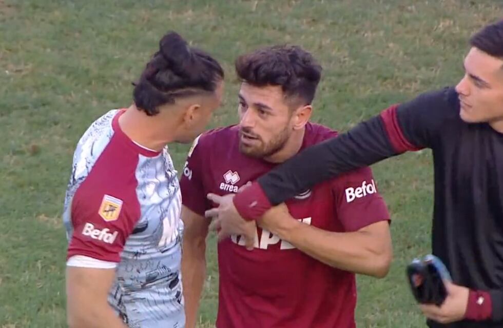 Insólito: Lautaro Acosta y Fernando Monetti se dijeron de todo luego del partido entre Lanús y Colón