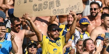 El fanático de la Academia hizo una apuesta poco frecuente en el Gigante y tuvo premio.