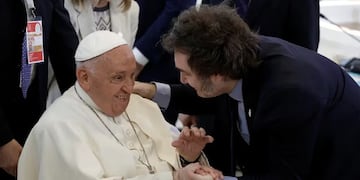 El presidente Javier Milei y el papa Francisco se reencontraron en la cumbre del G7 (Foto gentileza)