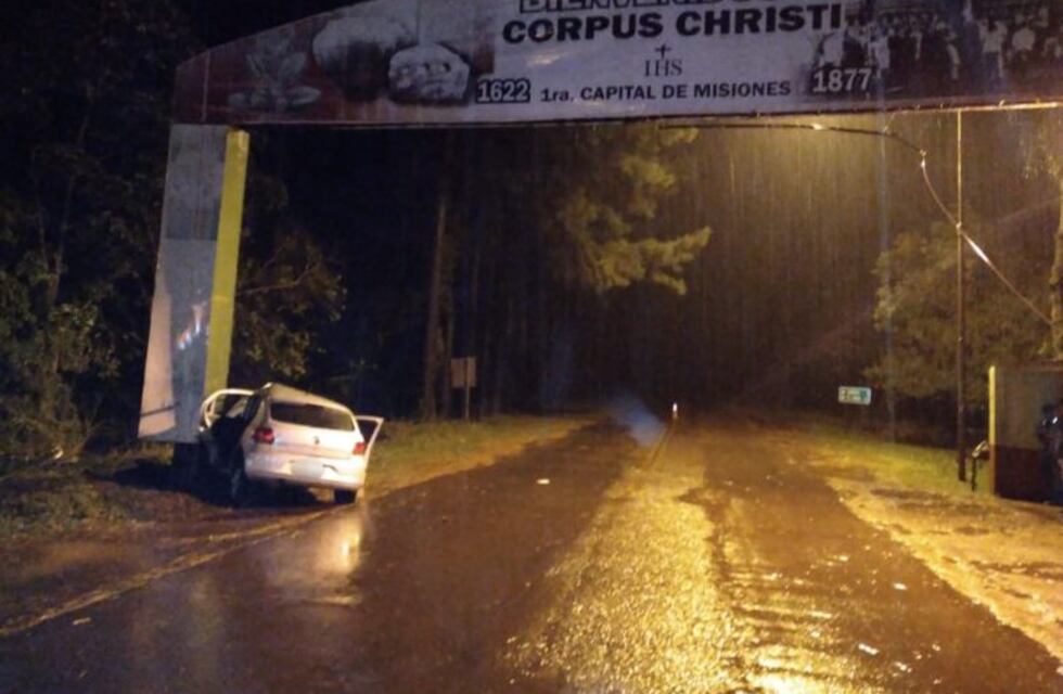 Accidente fatal en Corpus Christi: un automovilista impactó contra una columna de cemento