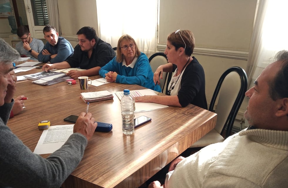 Cittadino se presentó en la Comisión de Derechos de Familia  y suministró información sobre programas sociales