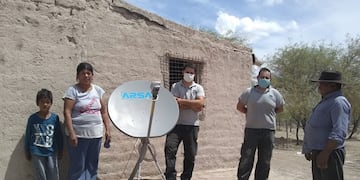 Lagunas del Rosario, conectando a Posta Zonas aisladas de Lavalle como Los Médanos, Centro de Salud de Capilla del Rosario, Isla con Jume y Alto con Retamo, como así también la Comunidad de San José Juan Manuel Villegas, ya cuentan con Internet.