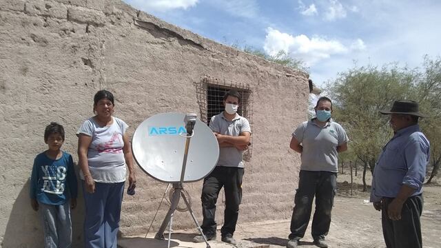 Lagunas del Rosario, conectando a Posta Zonas aisladas de Lavalle como Los Médanos, Centro de Salud de Capilla del Rosario, Isla con Jume y Alto con Retamo, como así también la Comunidad de San José Juan Manuel Villegas, ya cuentan con Internet.
