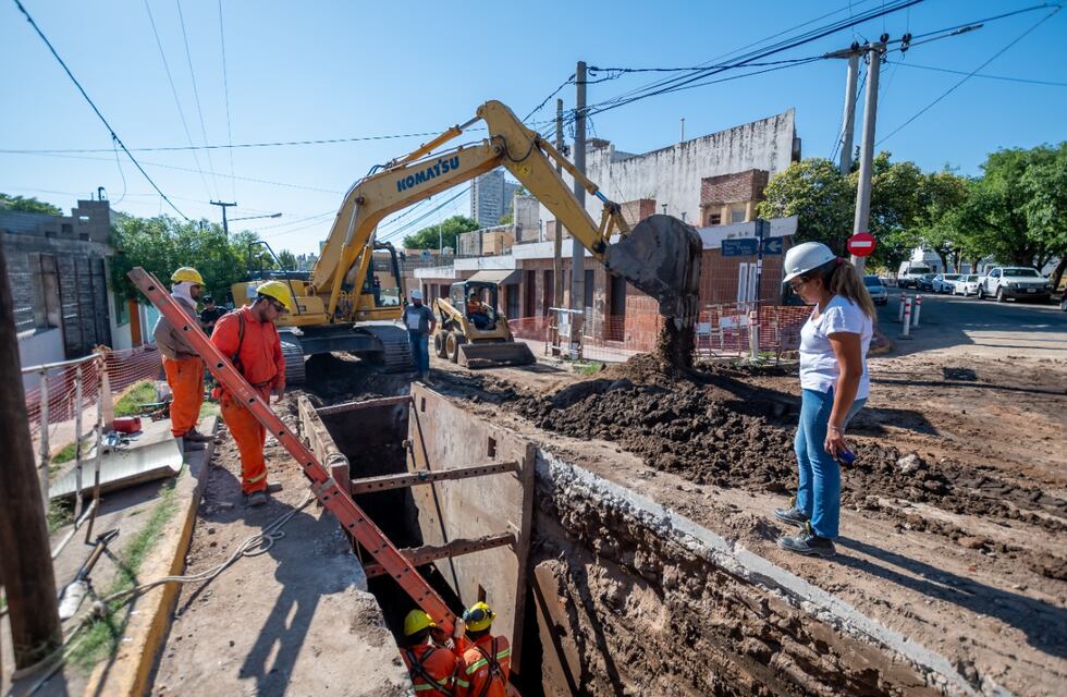 Cloacas en Villa Páez: cortan Costanera sur por 15 días