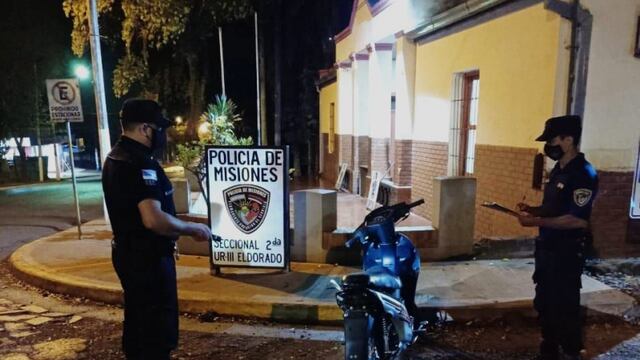 La mujer que manifestó haber adquirido la motocicleta, la entregó voluntariamente al conocer que podría tratarse de un ilícito.