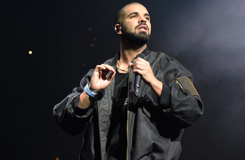 Lollapalooza Argentina 2023: Drake suspendió la transmisión de su show por Flow y en Twitter llovieron los memes