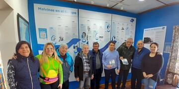 El Espacio Pensar Malvinas recibió al escritor y VGM Raúl Medina