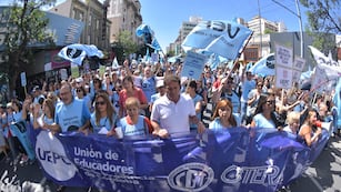 Uepc rechazó por unanimidad la propuesta salarial del gobierno de Córdoba y anunció cronograma de medidas.