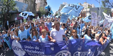 Docentes de Córdoba anunciaron un paro luego del receso invernal.