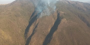 Incendio en Mala Mala: Defensa Civil trabaja para combatir el fuego