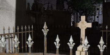 Vieron una figura fantasmagórica en un cementerio de Neuquén. (Imagen ilustrativa).