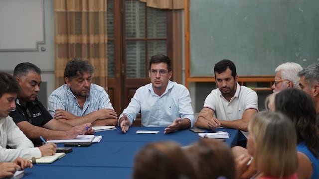 Reunión de "Vecinos en Alerta" encabezada por Leonardo Viotti