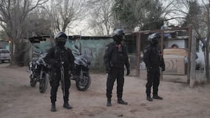 Megaoperativo de la Policía de Córdoba en barrio Villa La Lonja.