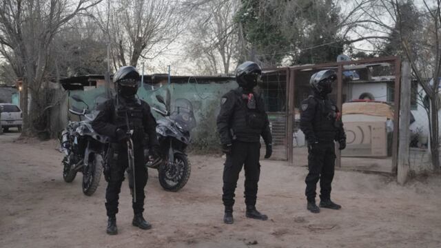 Megaoperativo de la Policía de Córdoba en barrio Villa La Lonja.