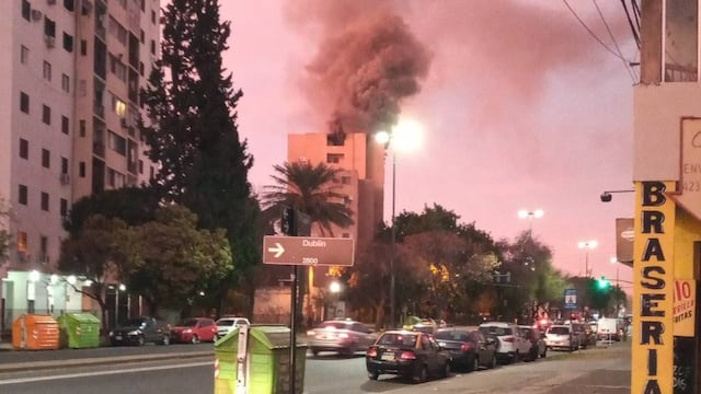 La columna de humo podía verse a varias cuadras de distancia en la zona sur.