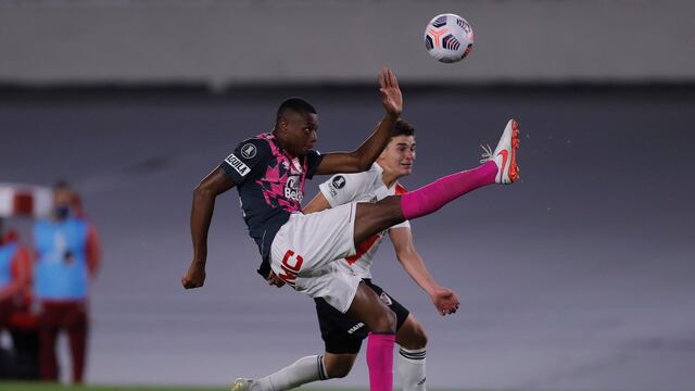 La crítica de los medios colombianos por la pobre actuación de Independiente Santa Fe ante River.