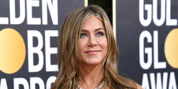 Jennifer Aniston lució un vestido con transparencias ideal para el verano