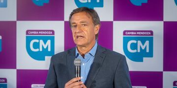 El Gobernador de Mendoza anunció un aumento del 45% para todos los empleados estatales. Imagen ilustrativa. Ignacio Blanco / Los Andes