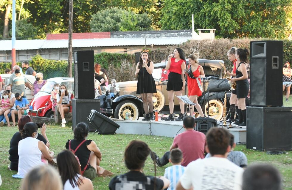 “Verano Acá” se sumó a la vigilia del “8M”