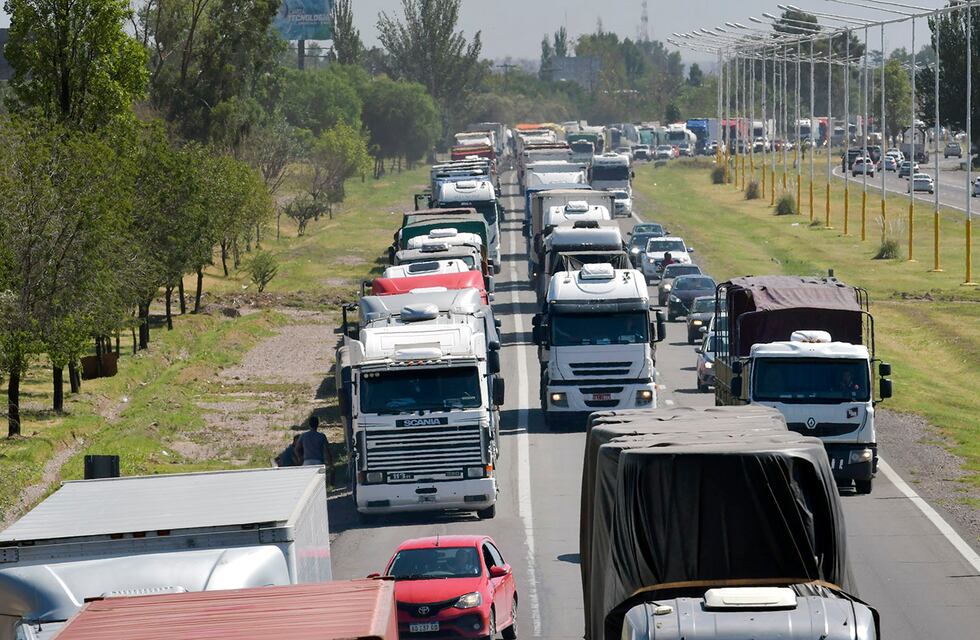 Cómo afecta la falta de gasoil en cada provincia: anunciaron un paro para el lunes