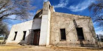 La parroquia Nuestra Señora del Milagro de Salta fue usurpada en 2018. Funcionan distintas actividades comerciales desde entonces.